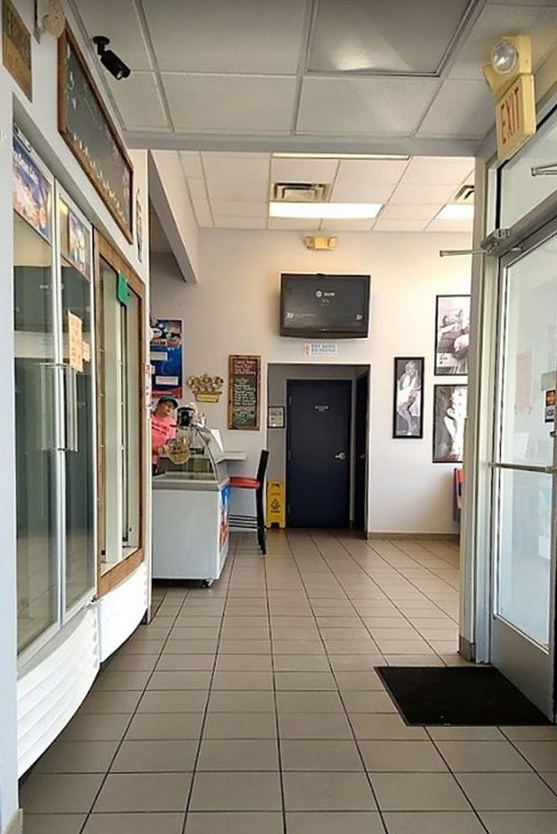 Tinas Diner & Ice Cream Cafe (Dairy Queen, Dairy King) - From Web Listing